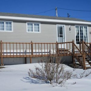 Meet your Posher, Delsie